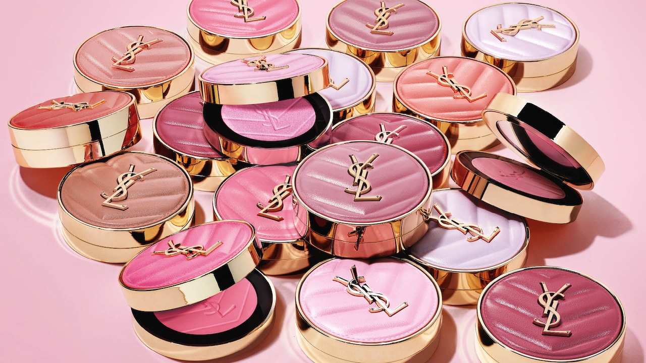 YSL メイクミーブラッシュ パウダー」のビジュアル。©YSL BEAUTY