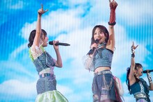 小久保柚乃（左）と桜木心菜（右）。