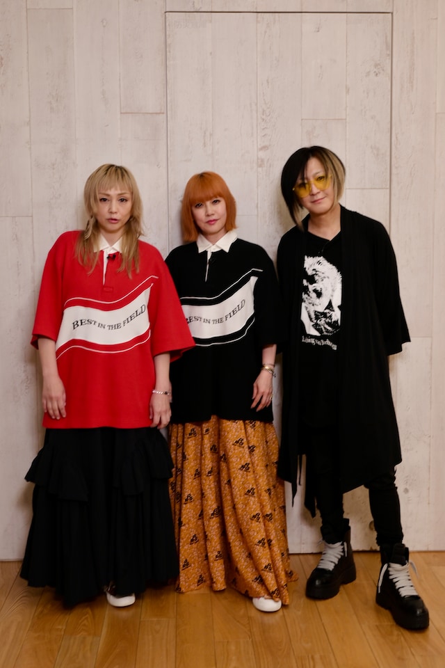 「STUDIO HISASHI with Anime」より、左から吉村由美、大貫亜美、HISASHI。