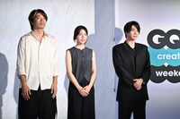 左からGILLOCHINDOX☆GILLOCHINDAE、藤倉麻子、大森元貴（Mrs. GREEN APPLE）。