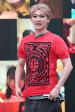 Tシャツがピチピチで、リョウガに「キャプテンアメリカやん」と言われたユーキ。