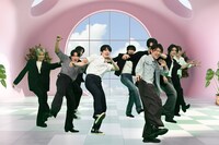 ATEEZと若井滉斗。©テレビ朝日