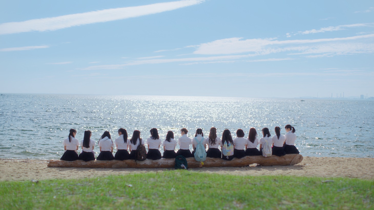 HKT48「半袖天使」ミュージックビデオより。