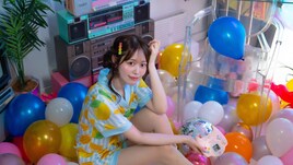 瀬名ちひろ、2ndシングル「parallel」MV公開　3種類の衣装が見どころ