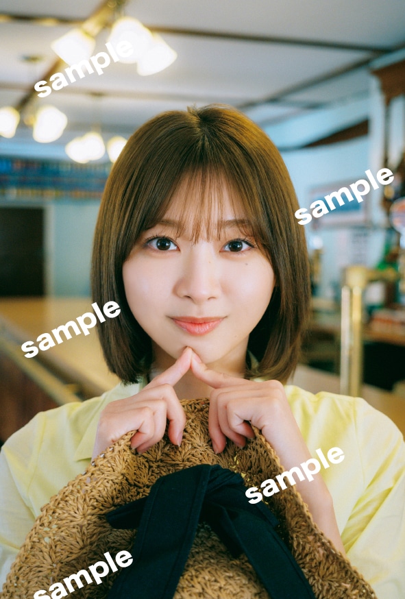 富田鈴花（日向坂46）1st写真集「鈴花サーキット」@Loppi・HMV（HMV&BOOKS SHIBUYA、HMV&BOOKS SHINSAIBASHI 除く）特典ポストカードサンプル（撮影：峠雄三）©光文社