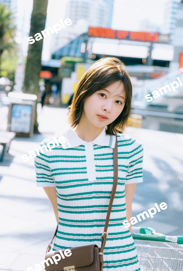 富田鈴花（日向坂46）1st写真集「鈴花サーキット」三省堂書店特典ポストカードサンプル（撮影：峠雄三）©光文社