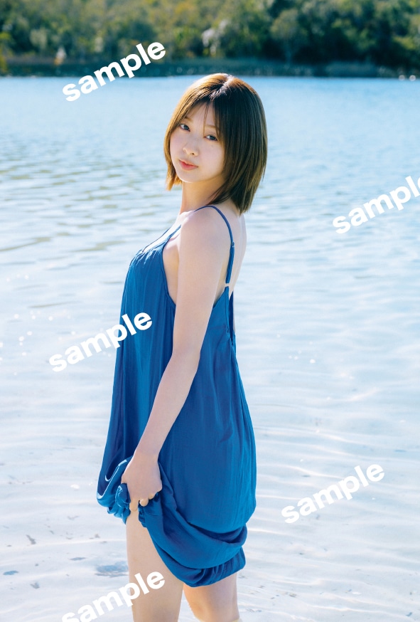 富田鈴花（日向坂46）1st写真集「鈴花サーキット」ヨドバシカメラ（京都店・オンライン）特典ポストカードサンプル（撮影：峠雄三）©光文社