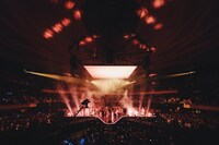 千葉雄喜と“友達”で埋め尽くされたステージ。（Photo by Daiki Miura）