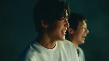 Snow Man目黒蓮と中条あやみ出演の「午後の紅茶」新CM「夏の影」編より。