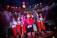 チャラン・ポ・ランタンとバンドメンバー。（Photo by Masayo）