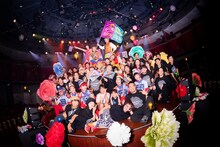 チャラン・ポ・ランタン、パフォーマー、スタッフの集合写真。（Photo by Masayo）