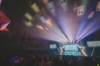 「sMiLea LIVE -Fly into the Uni:Birth-」の様子。（撮影：白石達也）©Project UniteUp!