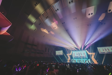 「sMiLea LIVE -Fly into the Uni:Birth-」の様子。（撮影：白石達也）©Project UniteUp!