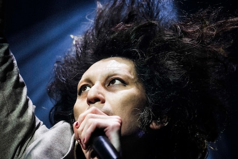 志磨遼平（Vo, G）（撮影：森好弘）