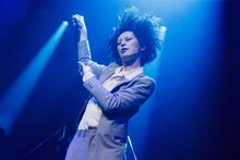 志磨遼平（Vo, G）（撮影：森好弘）