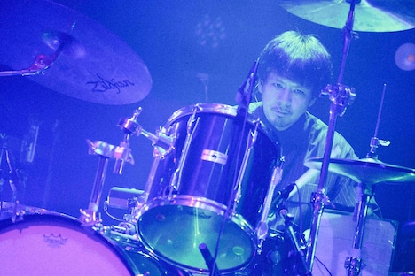 ビートさとし（Dr）（撮影：森好弘）