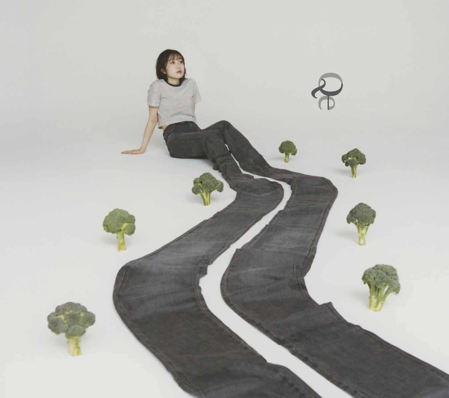 田所あずさ「AZUSA TADOKORO 10th Anniversary Best Album Qe」初回限定盤ジャケット