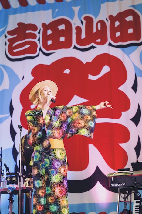 山田義孝（Vo）（撮影：冨田味我）