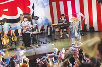 吉田山田「吉田山田祭り2025」の様子。（撮影：冨田味我）
