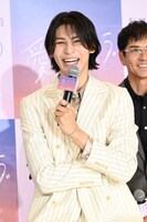 笑うラウール（Snow Man）。