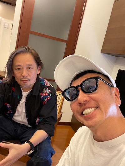 左からMummy-D、PES。