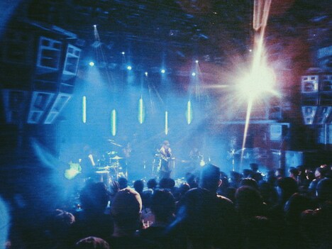 Archeの初ワンマンライブの様子。(Photo by fukumaru)