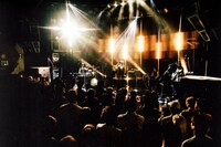 Archeの初ワンマンライブの様子。（Photo by fukumaru）