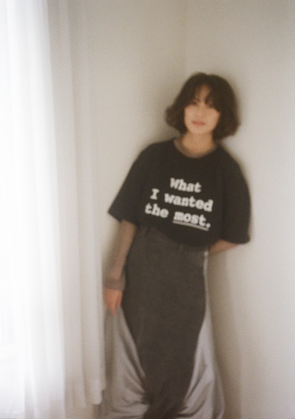「TANGTANG for NORIYUKI MAKIHARA」を着用する臼田あさ美。