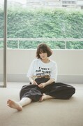 「TANGTANG for NORIYUKI MAKIHARA」を着用する臼田あさ美。