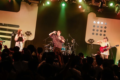 キレキレに踊る私服の森夏彦（B / Shiggy Jr.）（撮影：曽我美芽）