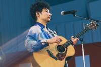 吉田結威（G, Vo）（撮影：冨田味我）