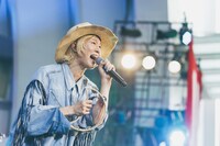 山田義孝（Vo）（撮影：冨田味我）