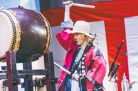 山田義孝（Vo）（撮影：冨田味我）