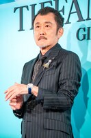 吉田鋼太郎