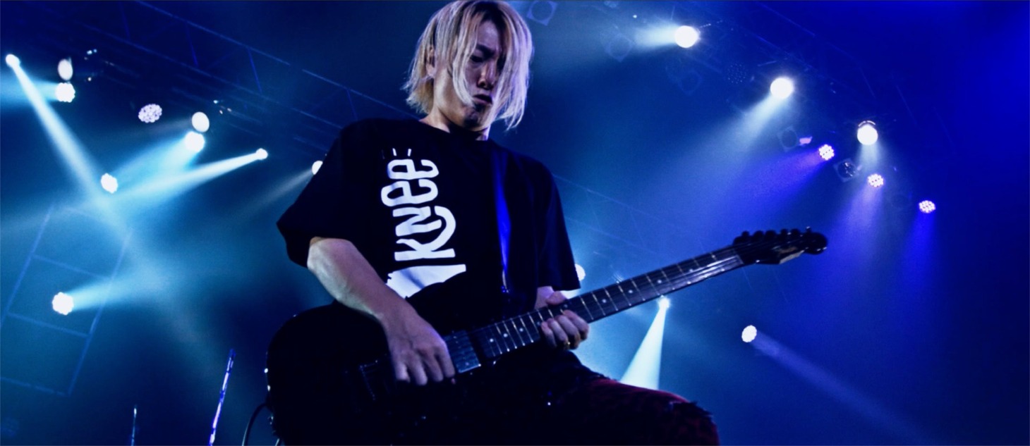 Buzz72+のライブ写真。