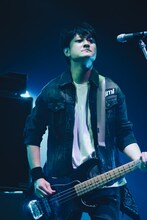 Buzz72+のライブ写真。