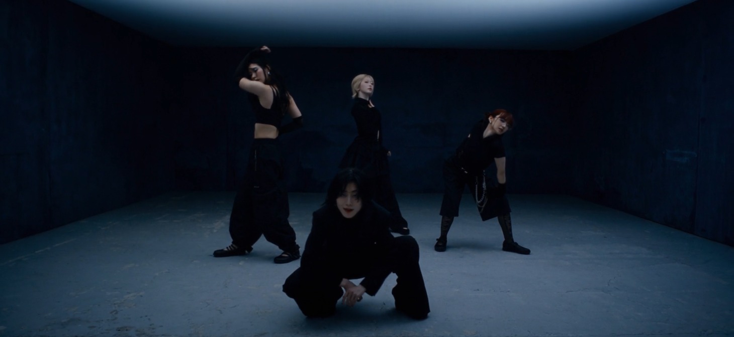ExWHYZ「iD」ダンスムービーより。