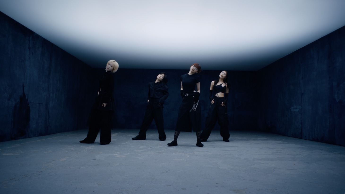 ExWHYZ「iD」ダンスムービーより。
