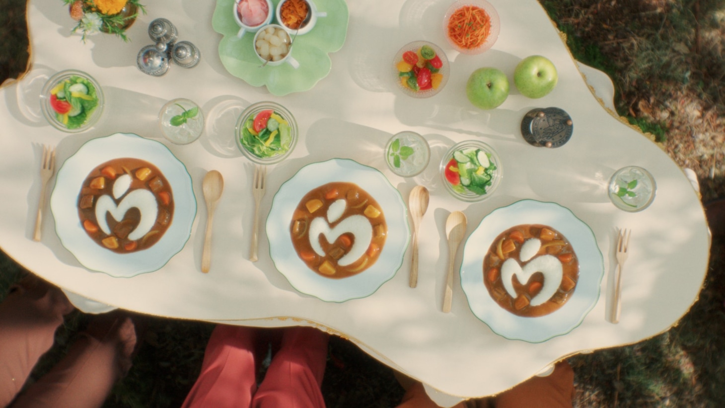 「不思議なカレーパーティー・夏」より。