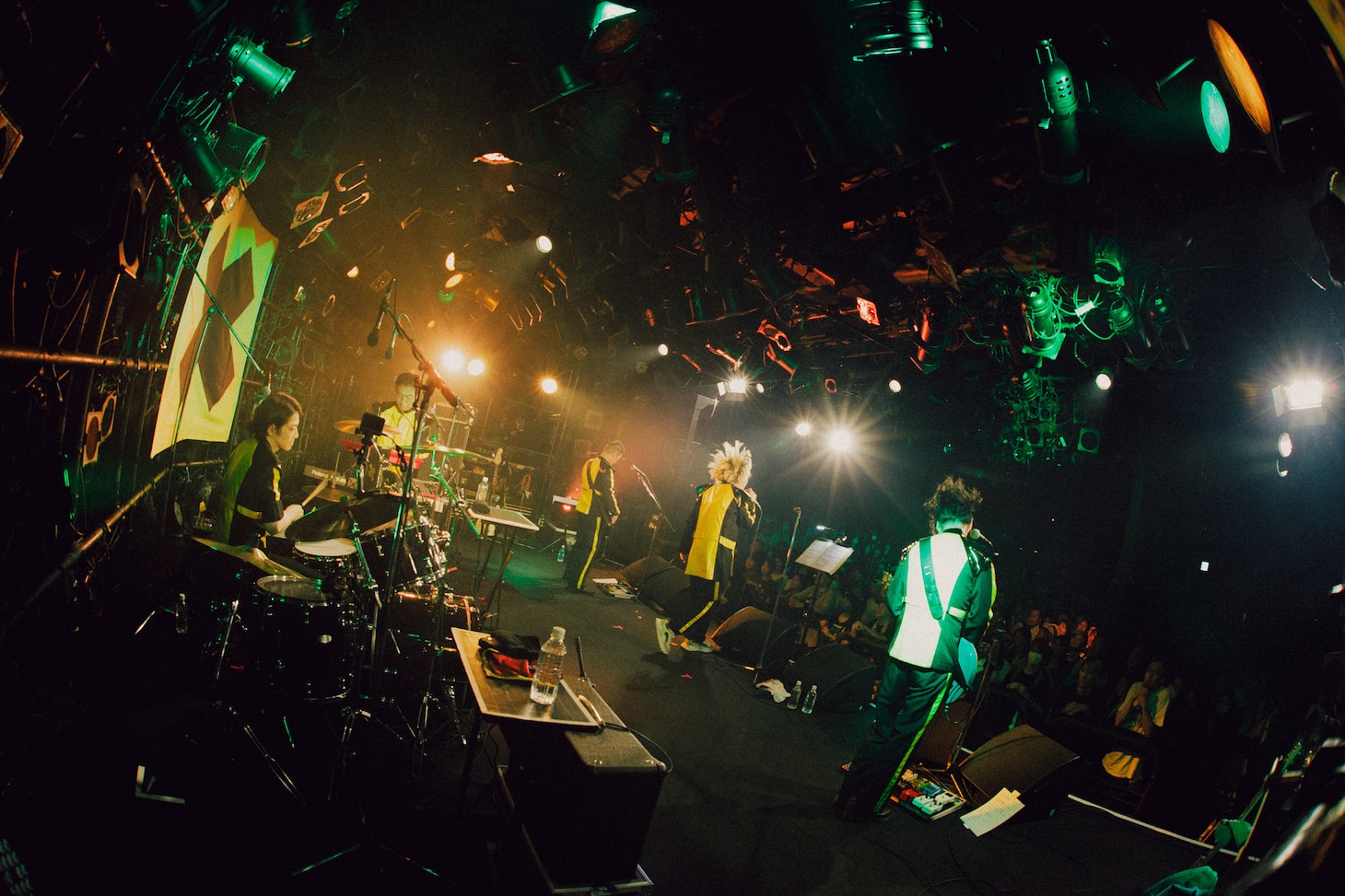 「有頂天ワンマンライブ～ジン還暦祭～」の様子。（撮影：中山涼平）