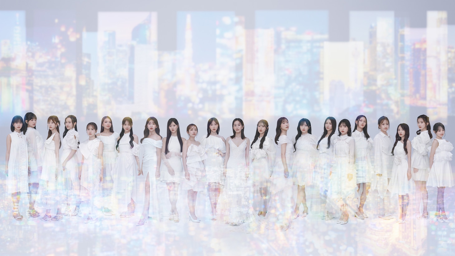 人気画像3位は「前田敦子、高橋みなみ、小嶋陽菜、指原莉乃参加のAKB48新作は『Oh my pumpkin!』ジャケ写も一挙解禁」より、AKB48の66thシングルのアーティスト写真。