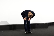 最後に深々とお辞儀をする與那城奨。