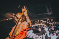 もっさ（Vo, G）（撮影：古谷春）