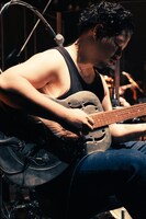 益田英知（Dr）（Photo by Kaito Ono）