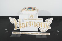 Mrs. GREEN APPLEに贈られたケーキ。