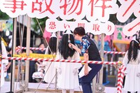 MCに感想を聞かれるキッズダンスグループSTUDIOKGメンバー。