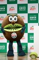 コック帽を落としてしまったキウイブラザーズ（グリーン）。