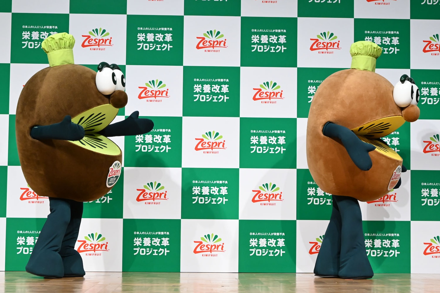退場するキウイブラザーズ。