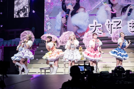 「ツンデレラ」を披露するいぎなり東北産。