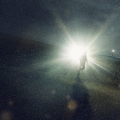 Laura day romance「ライター」配信ジャケット